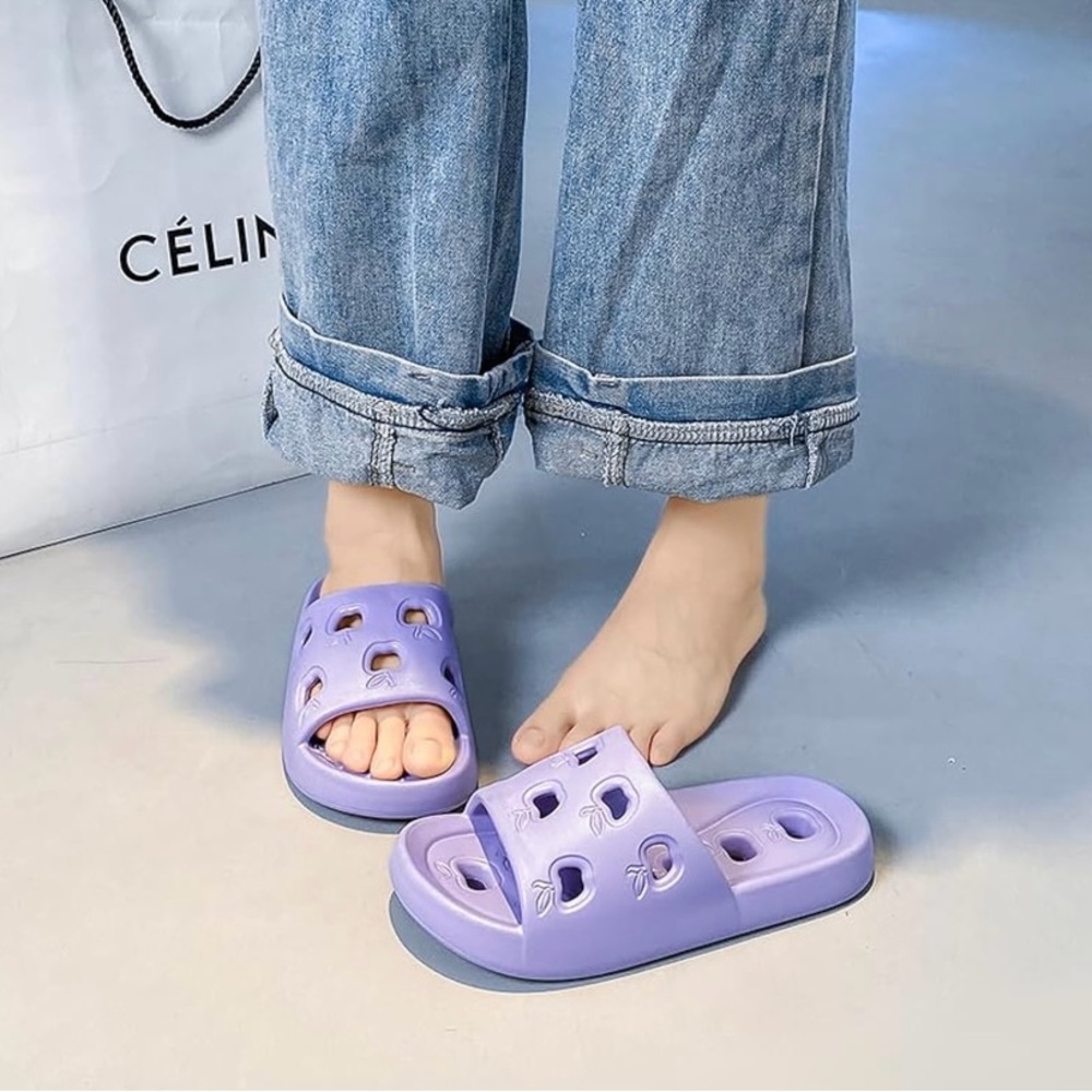 NWT No Label Size W 8.5-9.5 Purple Comfort Slippers